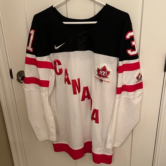 Team Canada Zach Fucale #31 Autographed Hockey Jersey, Men’s size S - Picture 1 of 13